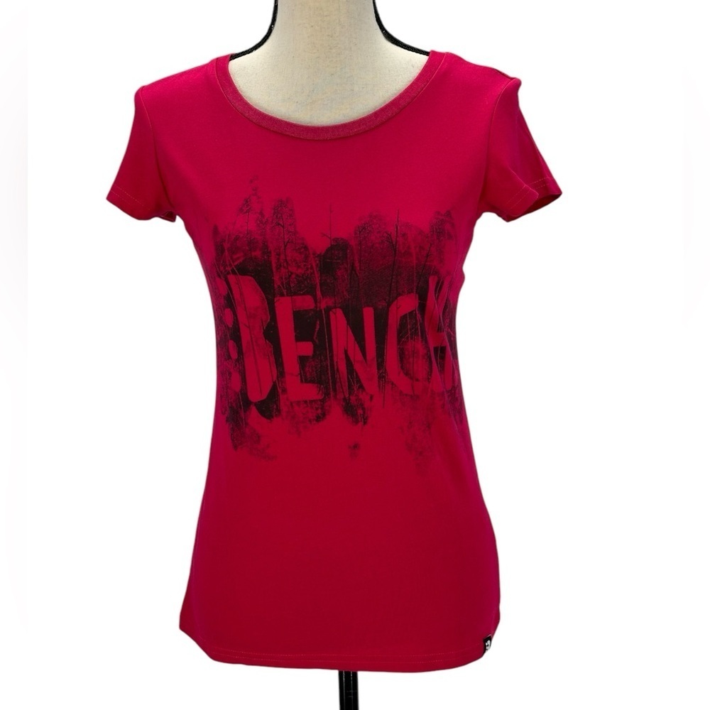 Bench Short Sleeve Crew Neck Nature Logo T-Shirt - Red Black - size Small
